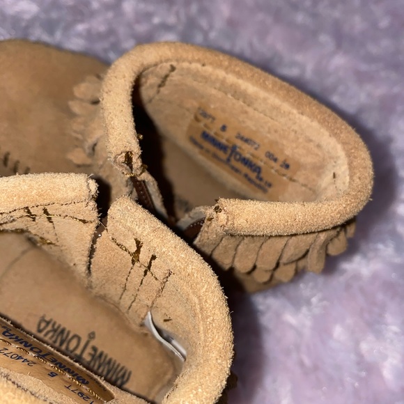 🧸🤎Minnetonka Infant Double Fringe Bootie Taupe🤎🧸 - Picture 5 of 5